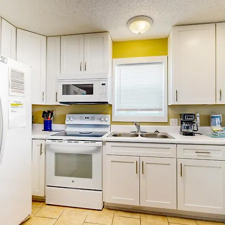 Sunset Harbour Villas 1-111 Navarre Room photo