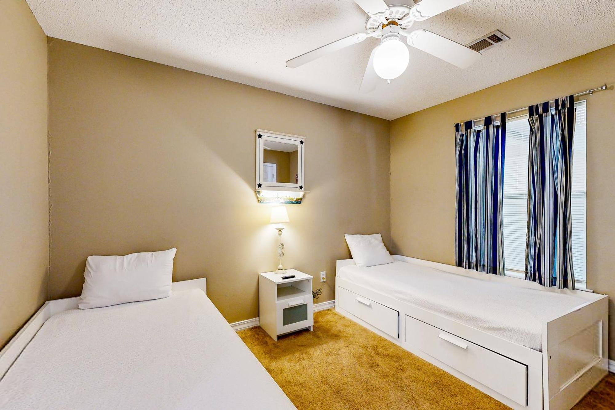Sunset Harbour 1-111 Apartment Navarre